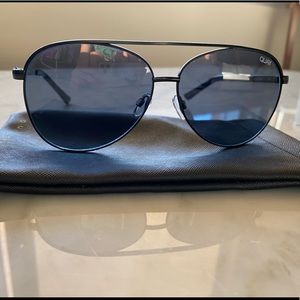 Like new w/ case Quay Aviator Sunglasses